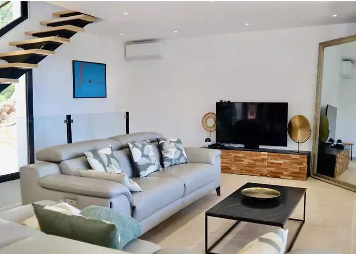 Kalliope - Vue - Piscine - New Vila *