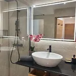 Kalliope - Vue - Piscine - New Villa Hyeres