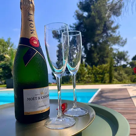 Kalliope - Vue - Piscine - New Villa Hyères