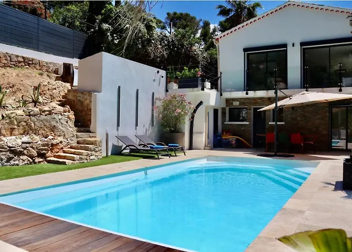 Kalliope - Vue - Piscine - New Villa Hyères